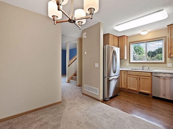 5th image of 2941 Village Cir