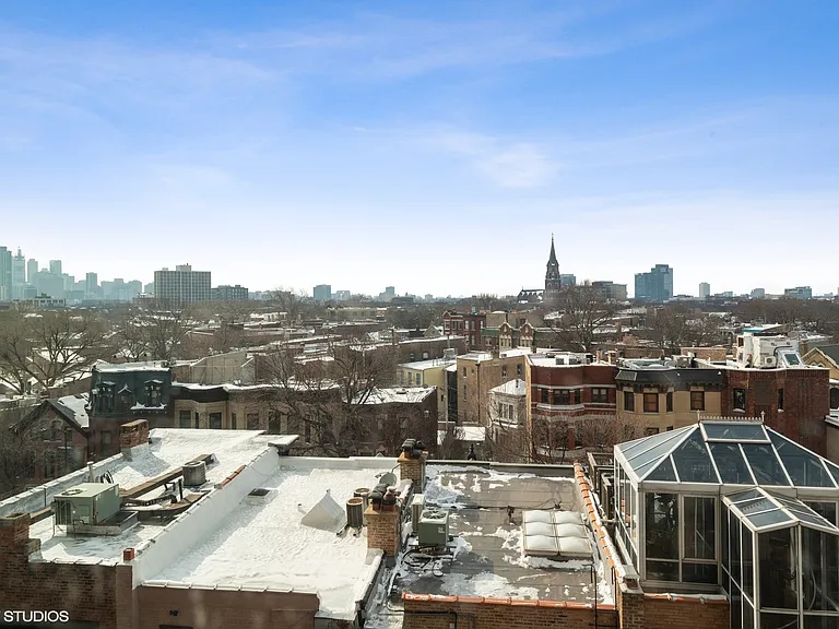 1850 N Clark St #710 — Photo 2