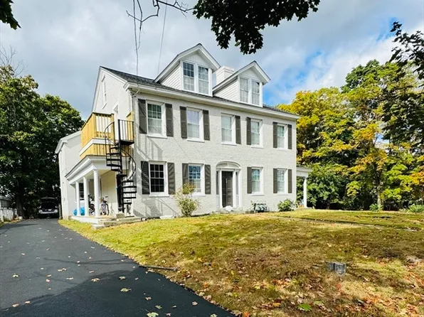 64 Hartford Ave E, Uxbridge, MA 01569