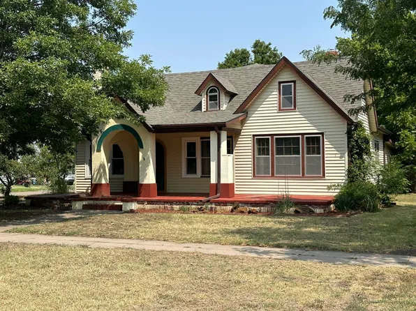 2622 16th St, Great Bend, KS 67530
