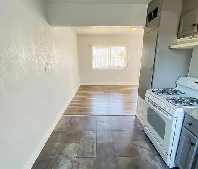 225 E Century Blvd #4 — Photo 7
