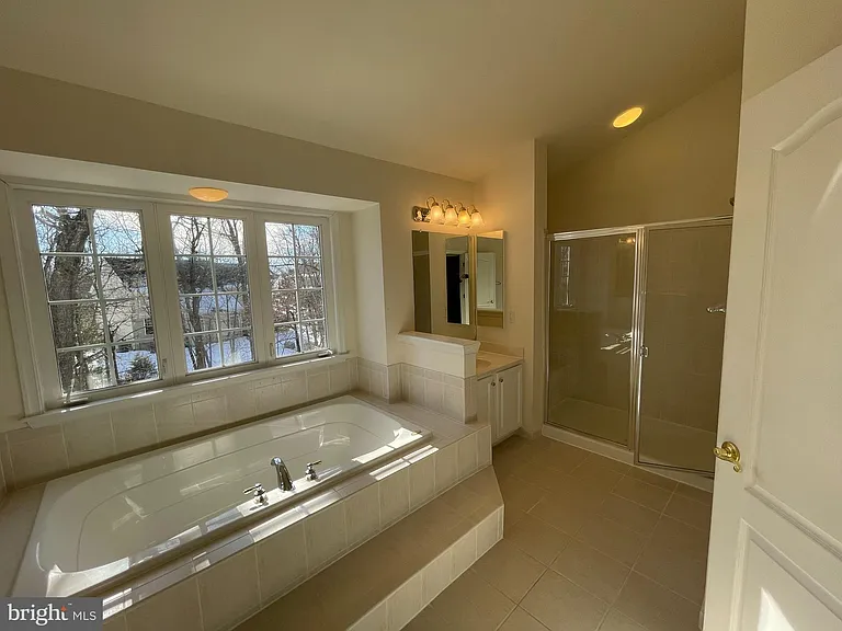21330 Meadow Field Ct — Photo 42