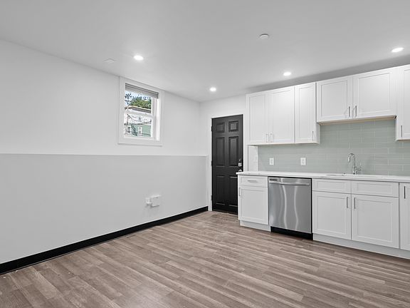 2nd image of 158 Pleasant St #2-3