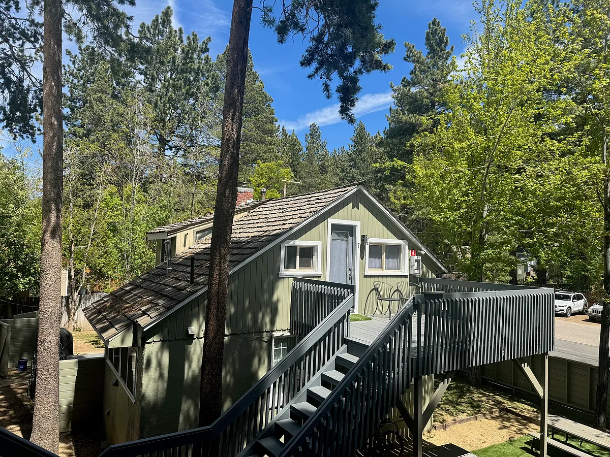 Building Photo - 3775 Paradise Ave #7