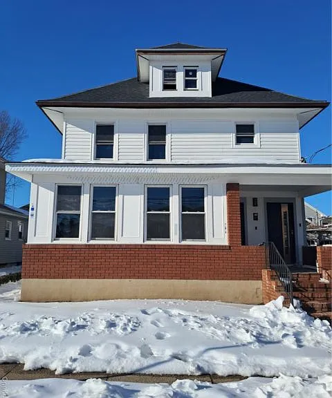 160 Garfield Ave #1 — Photo 1