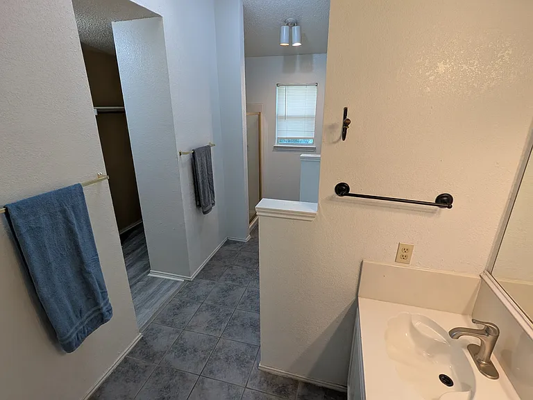 3216 Meadowview Dr — Photo 28