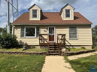 932 Hill St, Cherokee, IA 51012