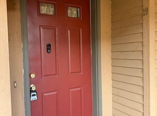 482 East St APT 19, Plainville, CT 06062