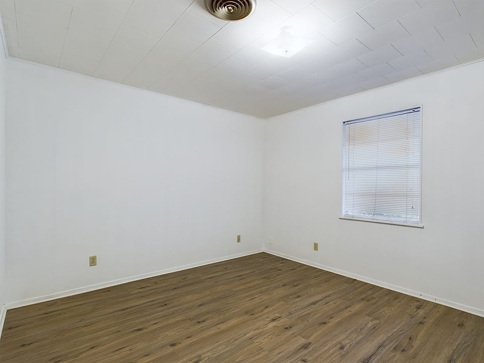 Building Photo 5
