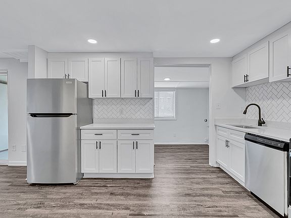 4th image of 2109 Newton Rd #W-2124