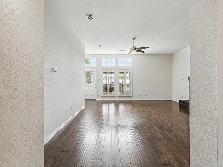 4305 Durango Ln — Photo 5