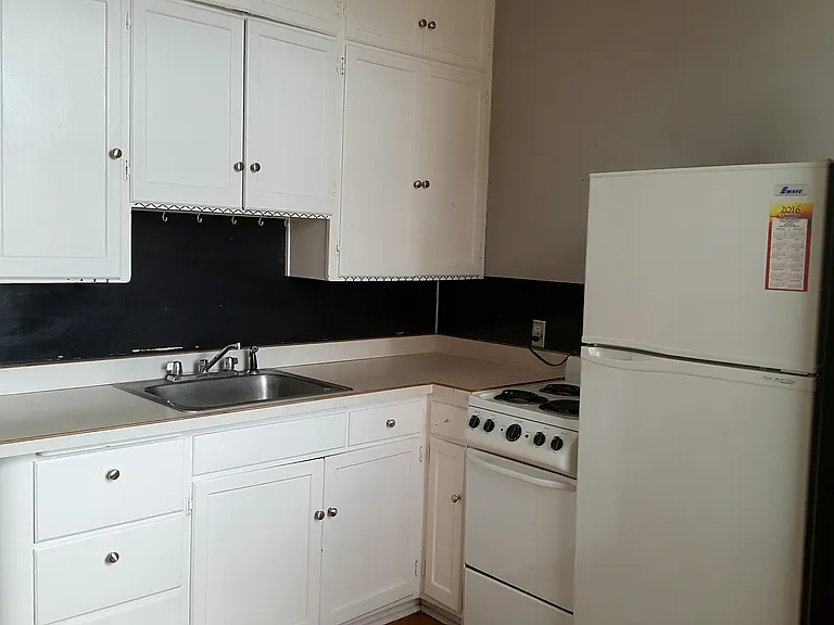 226 S Main St — Photo 1