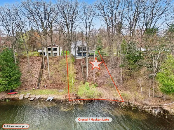 1726 W Chilberg Rd, Scottville, MI 49454