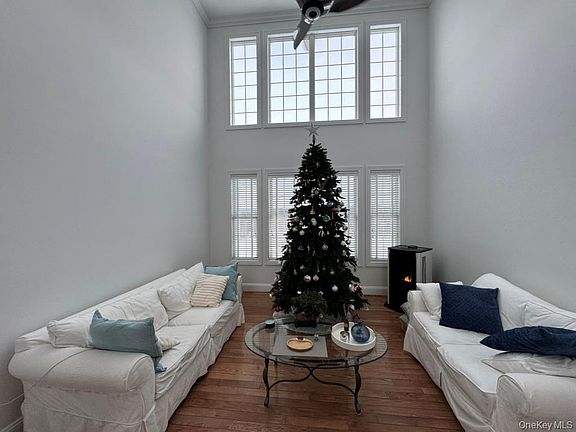 5th image of 46 Mansion Ridge Boulevard