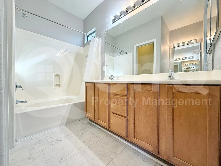 5310 E Hilton Ave — Photo 16