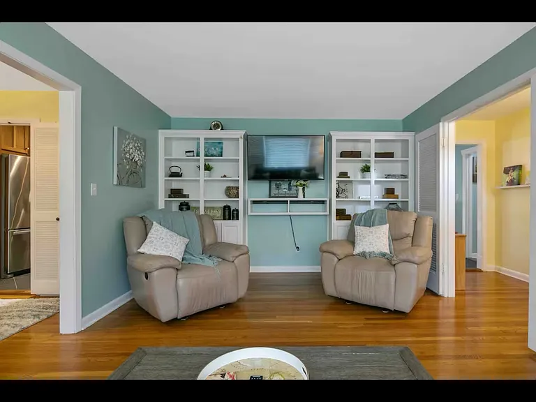 605 Northampton Rd — Photo 5