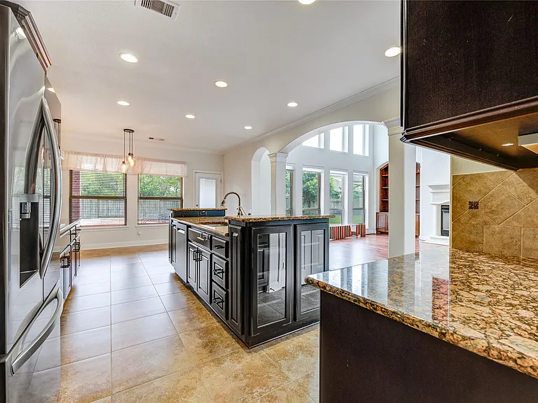1335 Altavilla Ln — Photo 16