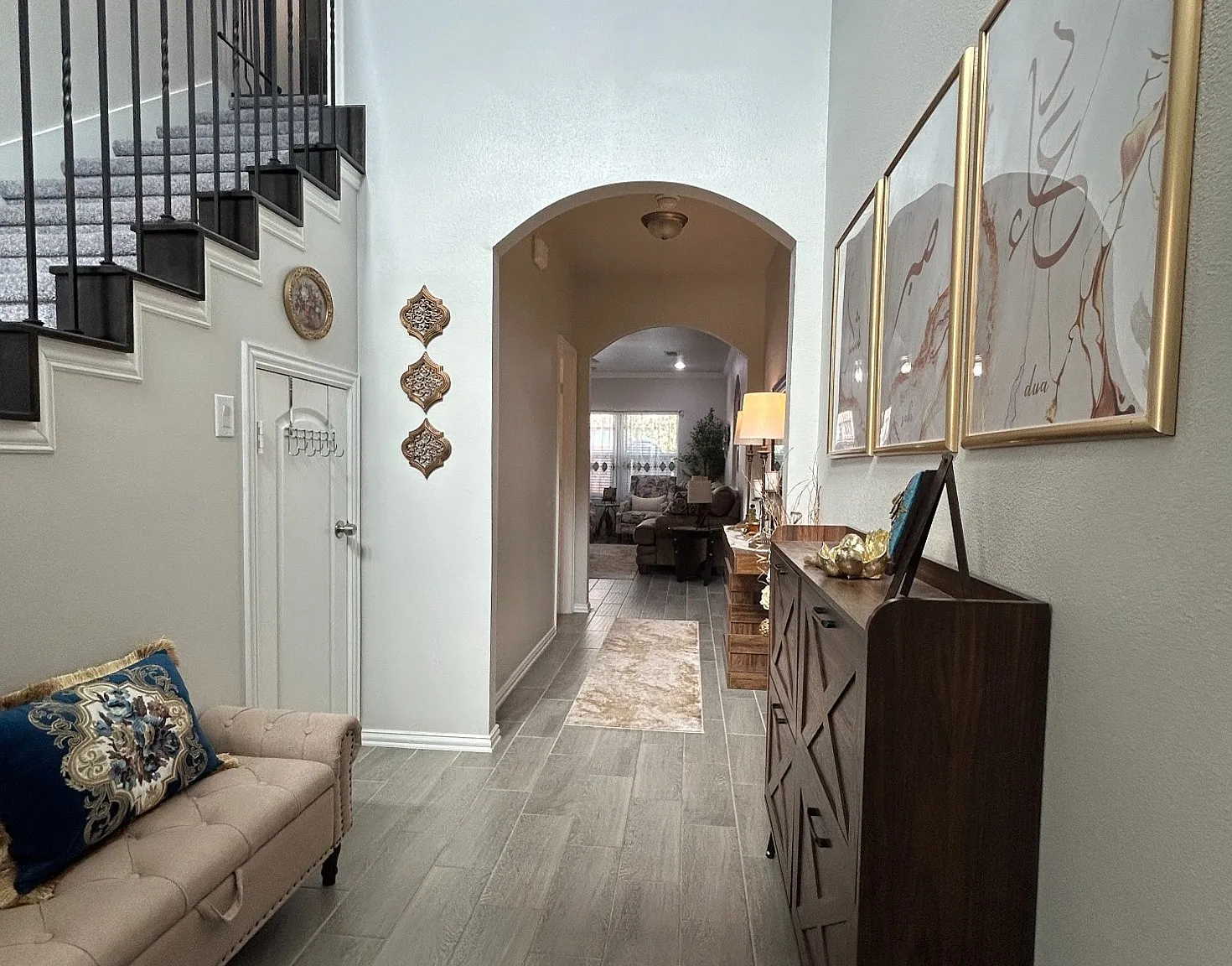 3 bed, 2004 sqft, $2,700 — Photo 2