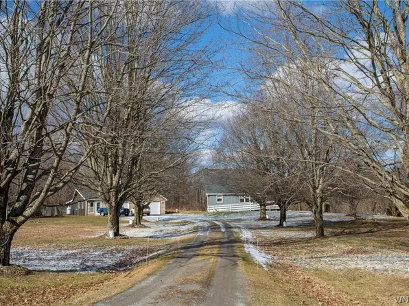 3538 Block Rd, Delevan, NY 14042