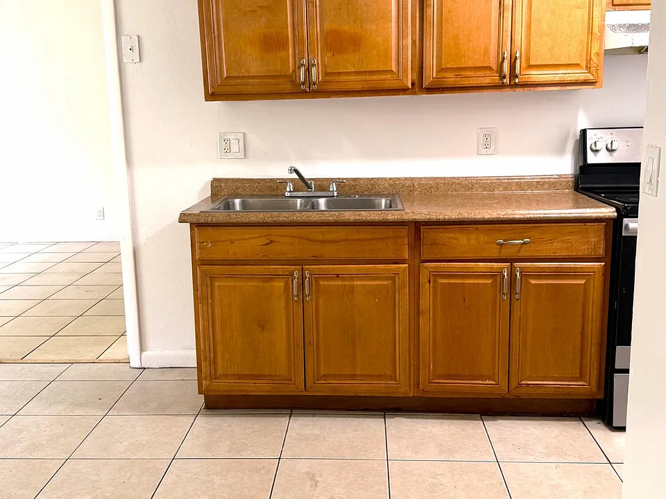 2058 NW 43rd Ter #1