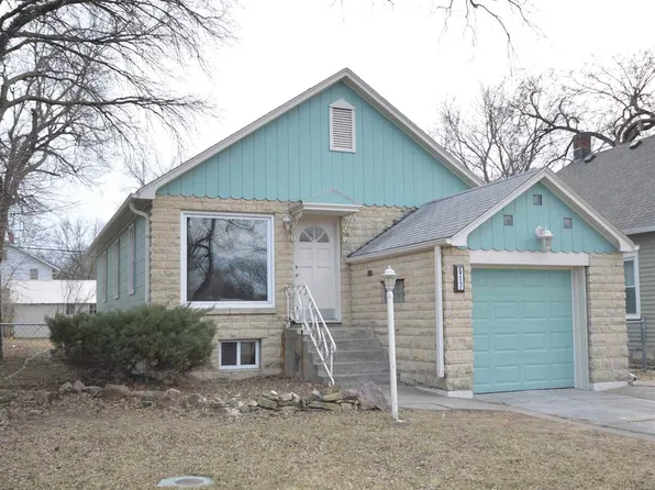 517 W 2nd St, Junction City, KS 66441