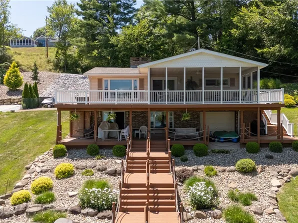 334 W Mohawk Dr, Malvern, OH 44644