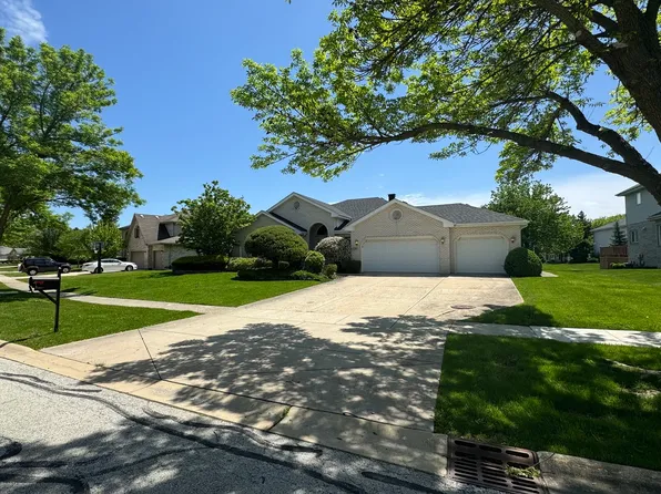 2305 Kerry Ln, Darien, IL 60561