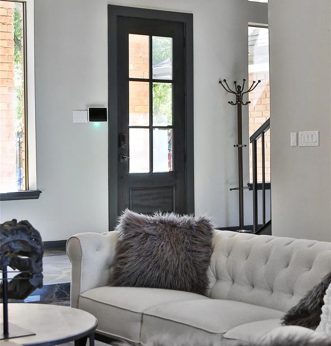4 bed, 2.5 bath, 3682 sqft, $4,700 — Photo 4