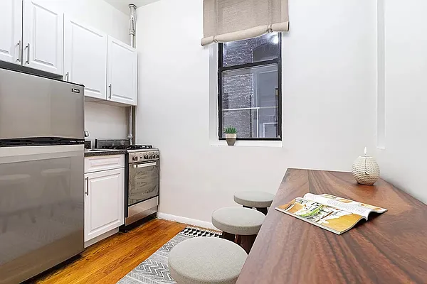 Rented by Compass | media 18