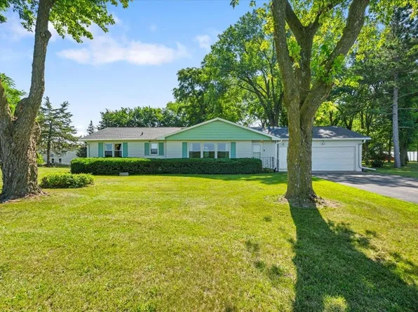 N1222 Poeppel Rd, Fort Atkinson, WI 53538