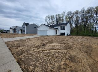 607 Arizona Blvd, Three Rivers, MI 49093