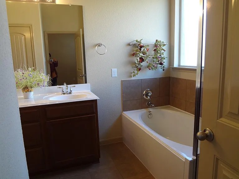 24510 Avellino Ct — Photo 16