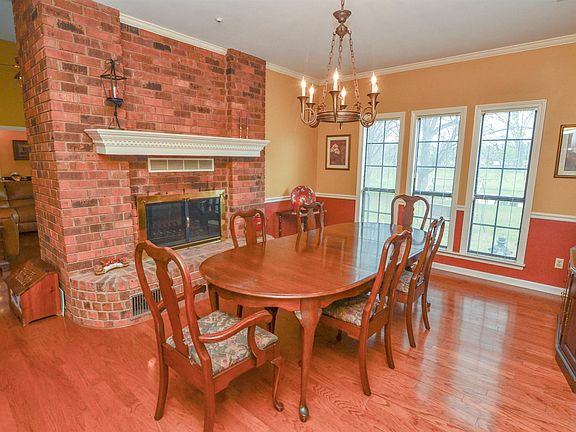 4th image of 9253 Hillman Way Dr