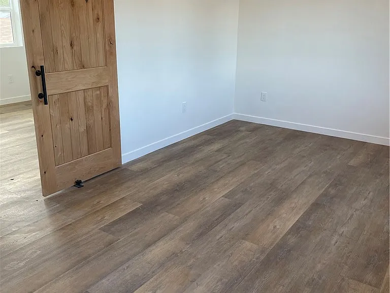 24308 Victory Blvd #24308 — Photo 6