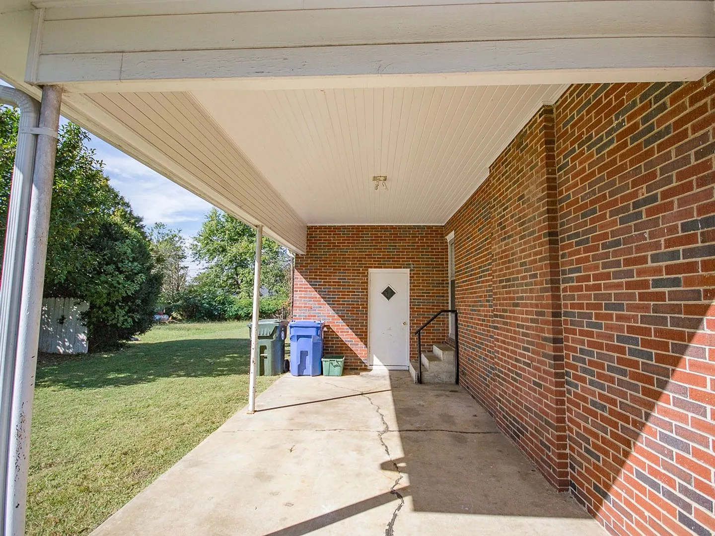 Great Location in Athens City! Move In Ready! — Photo 2