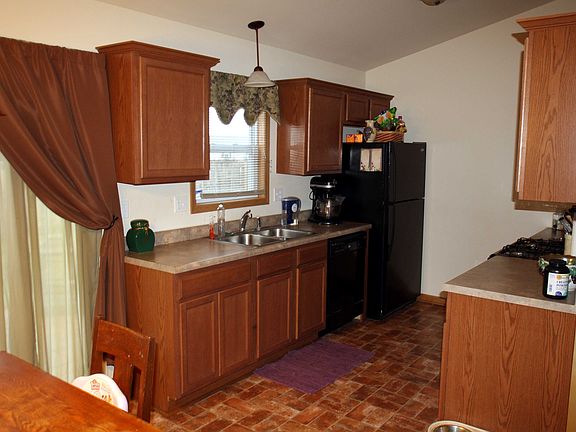 Beautiful Galley Kitchen!