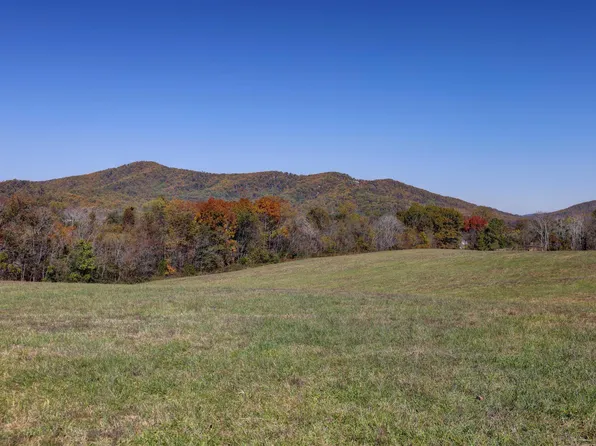 2 Heards Mountain Rd, Covesville, VA 22931