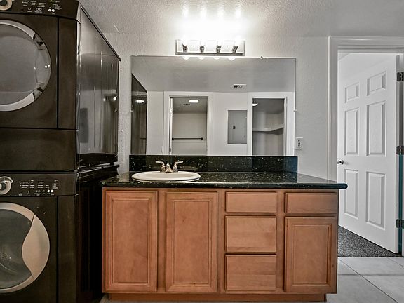 4th image of 740 W Elm St Unit 247