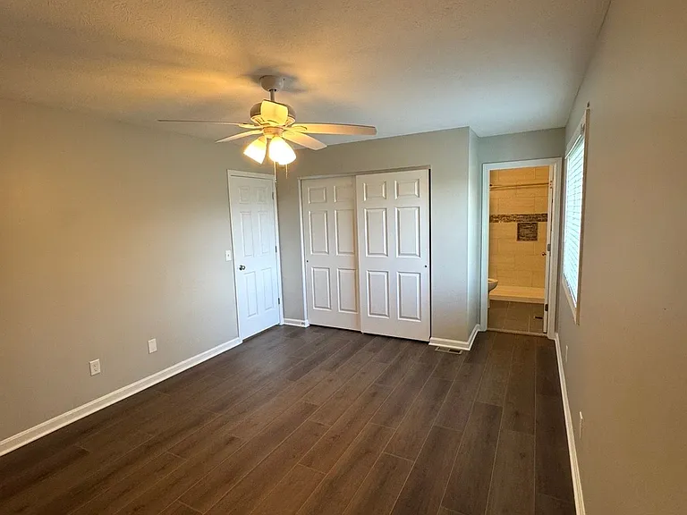 1224 Farmcrest Dr — Photo 10