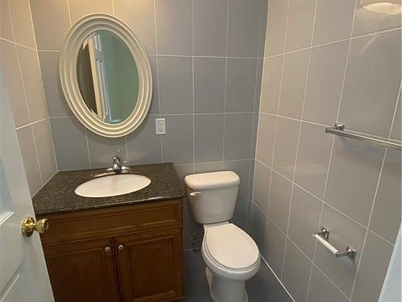 4th image of 1539 72nd St #1