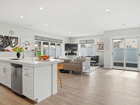 3rd image of 151 Hancock St #7