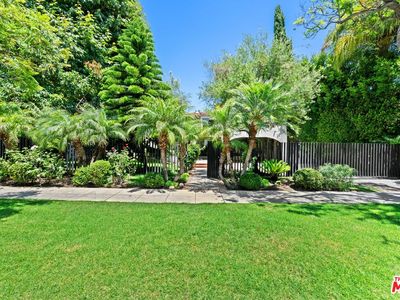 512 N Palm Dr, Beverly Hills, CA, 90210
