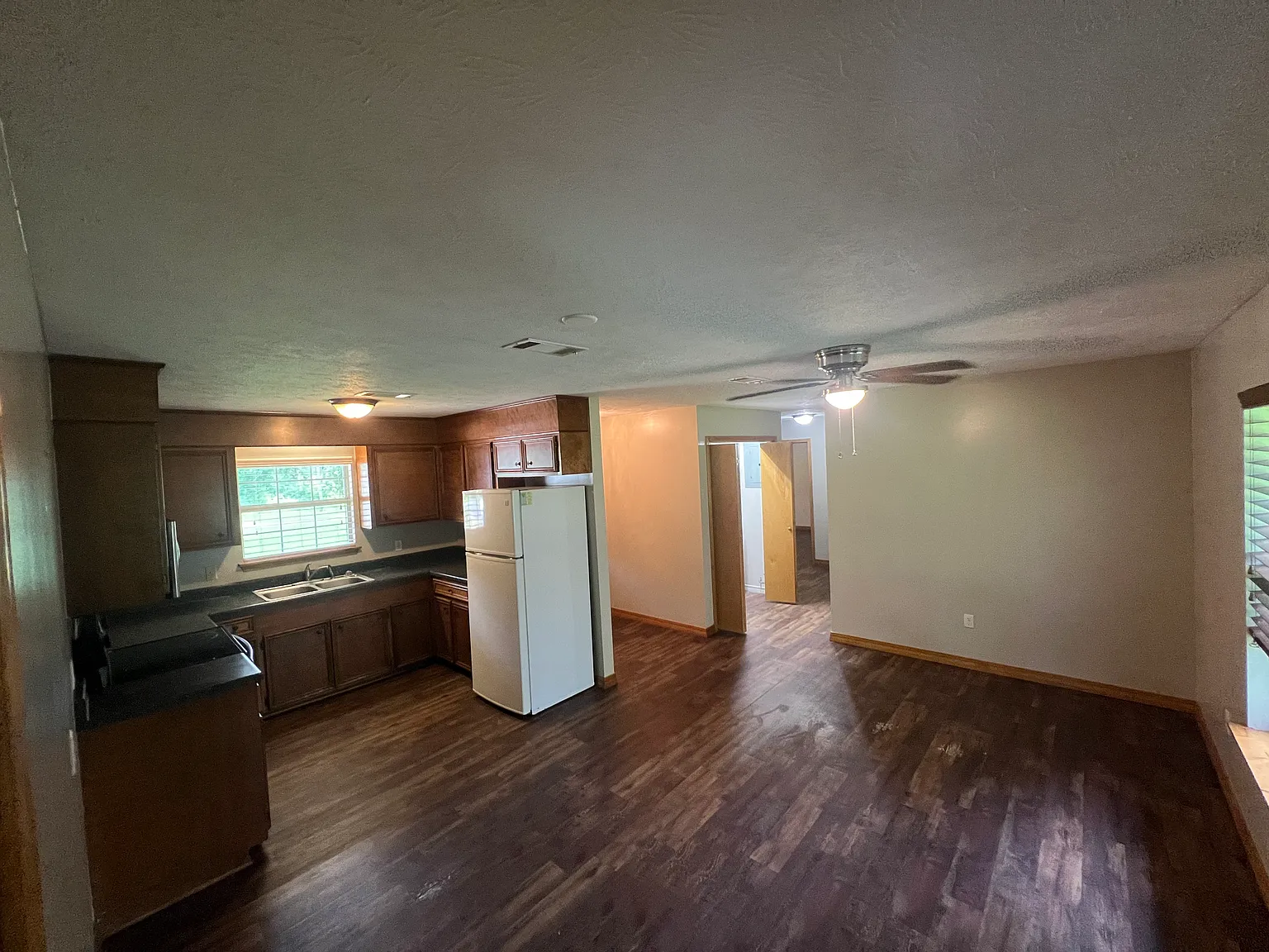 3 bed, 1246 sqft, $1,800 — Photo 3