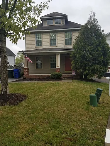 268 Town Pointe Way Photo 1