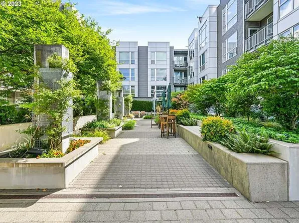 1125 NW 9th Ave, Portland, OR 97209