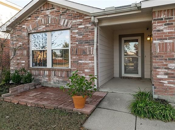 3rd image of 4124 Majestic Ct