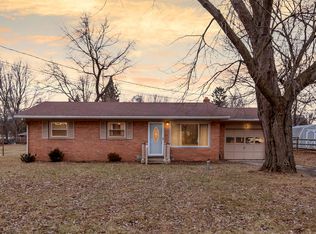 4388 Steck Dr, Temperance, MI 48182