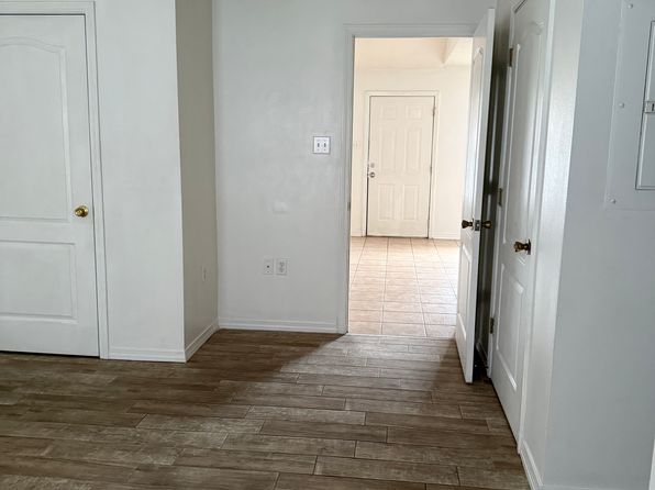 1451 Highway 190 E