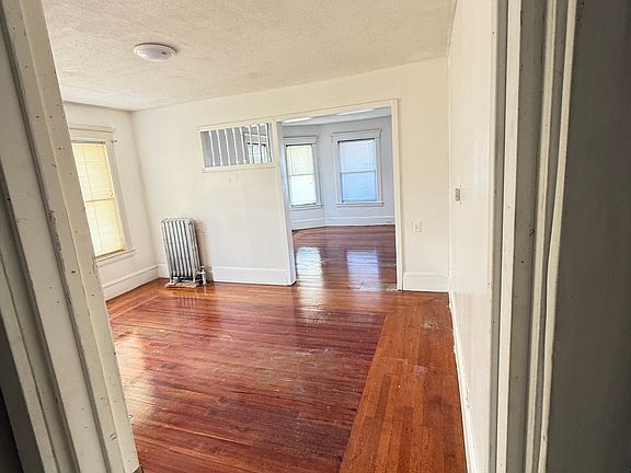 2nd image of 28-30 Albemarle St
