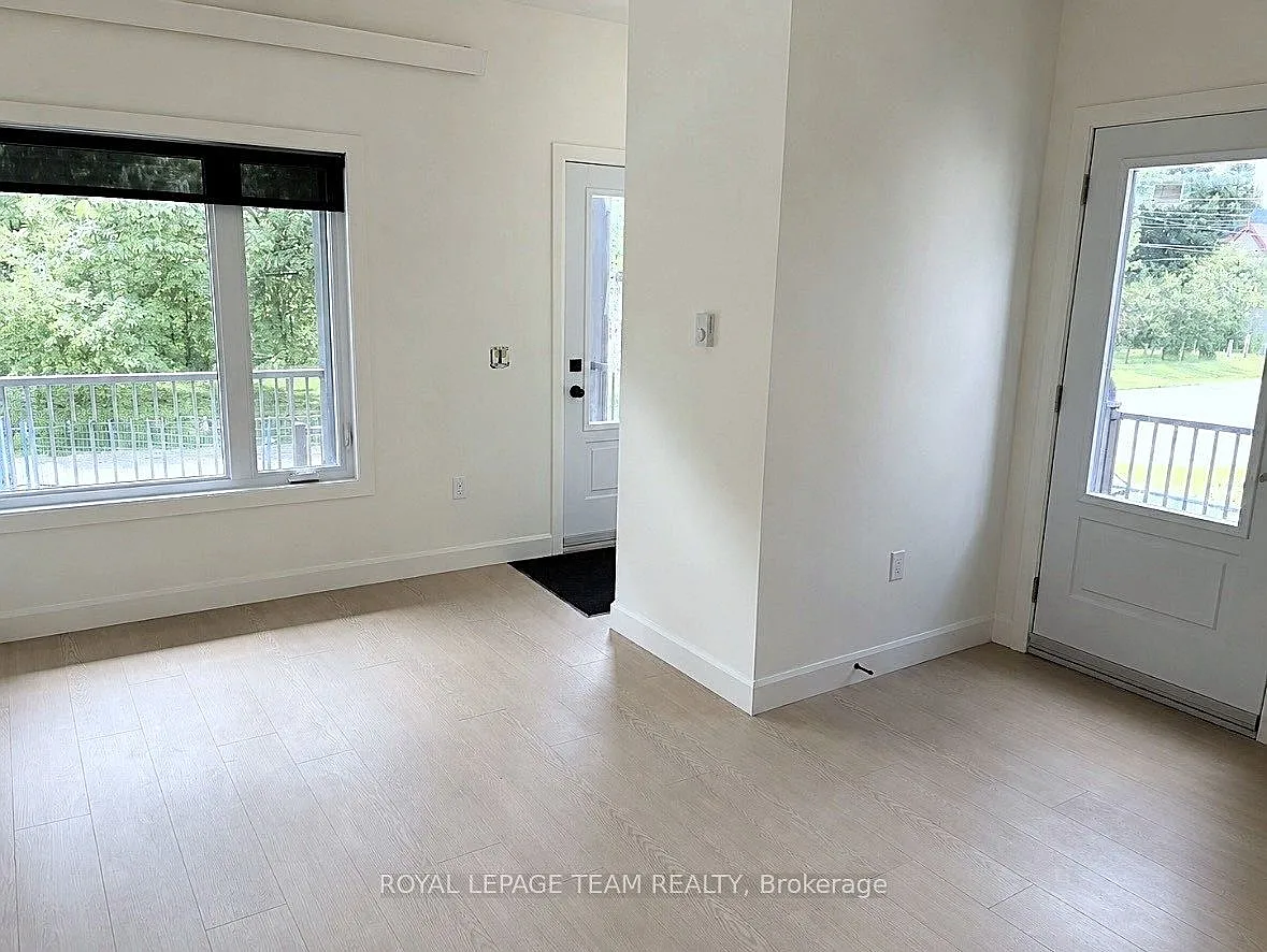 3 bed, $3,050 — Photo 2